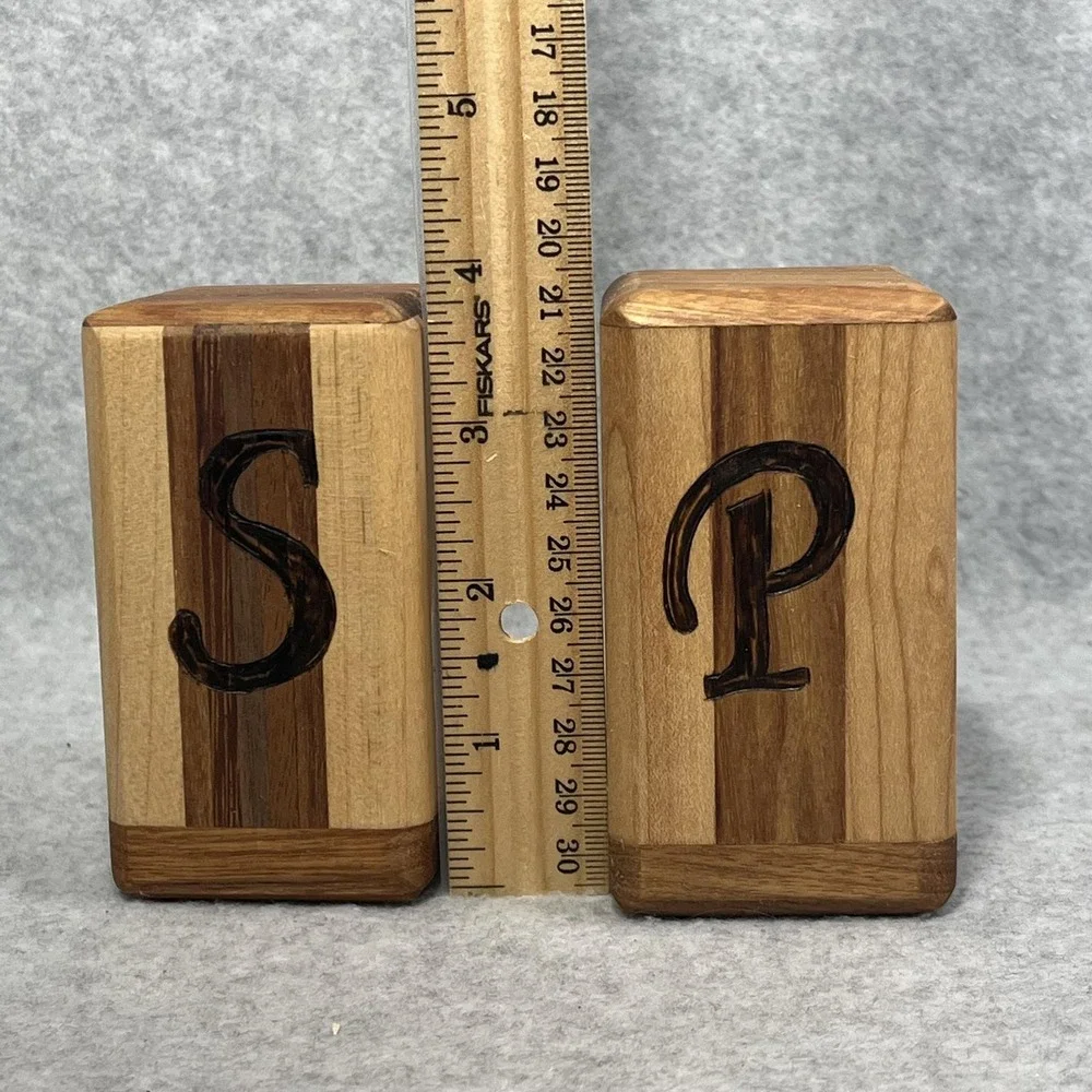 Handcrafted Wooden Salt &‎ Pepper Shakers Set Striped Wood Cork Stoppers Kitchen